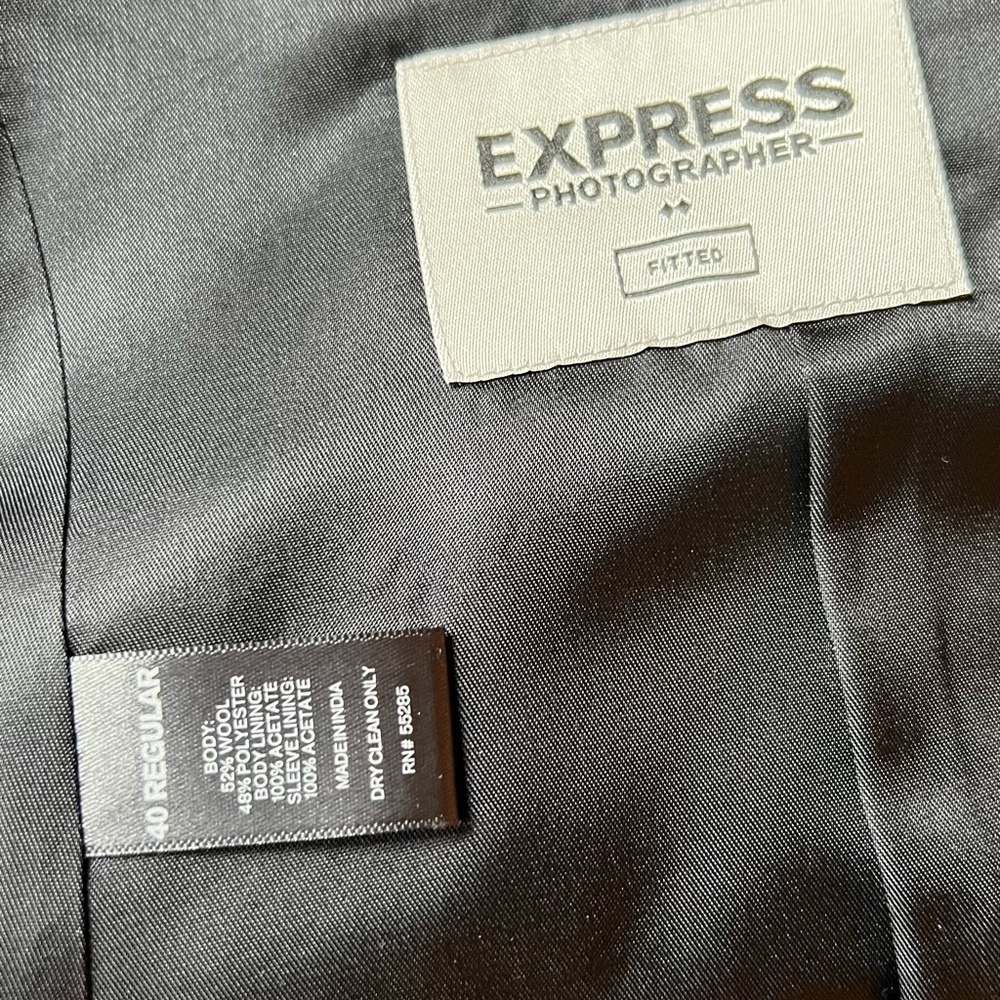 Express Photographer Fitted  2 Piece Suit Pants Jacket, pocket square.Never worn - Picture 14 of 15